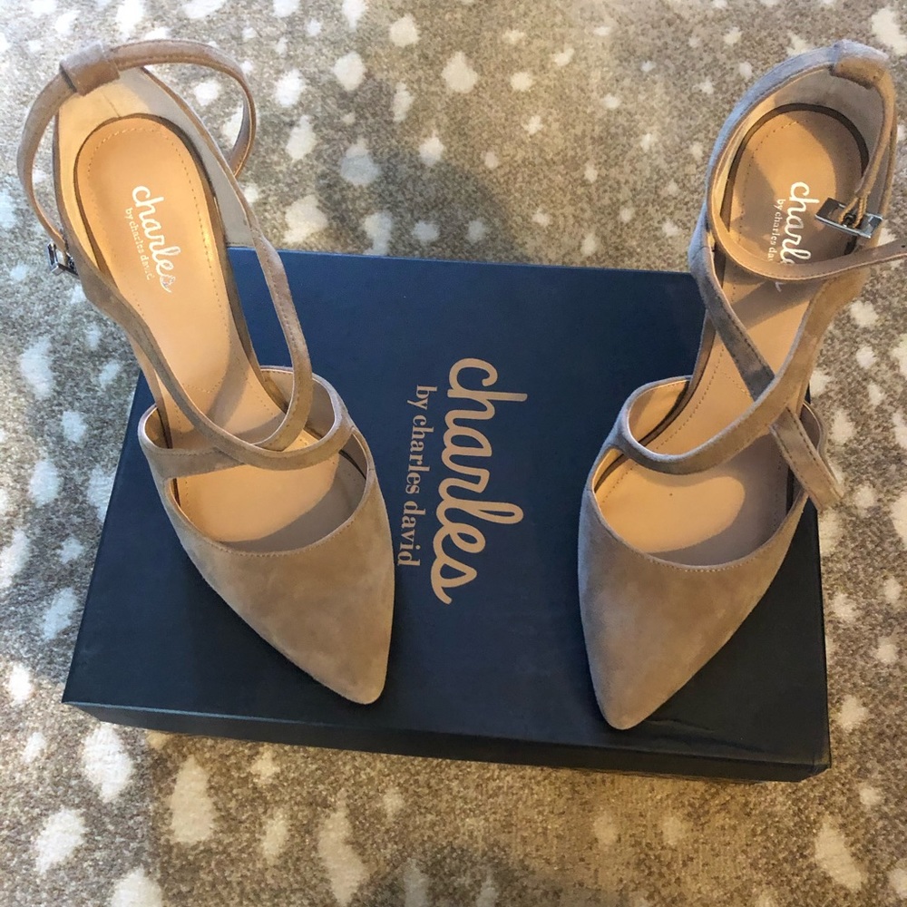 Charles David Taupe Suede heels